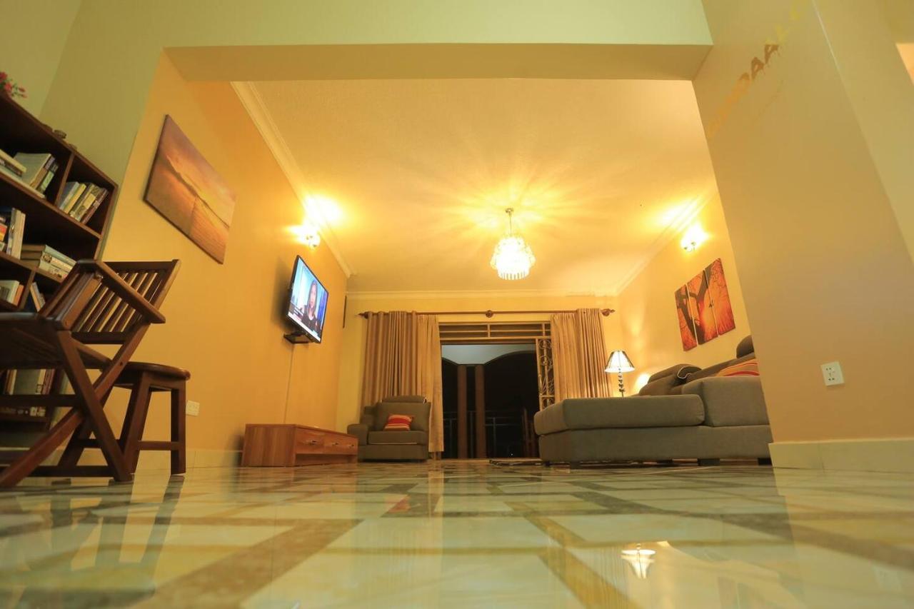 Precious Villas Lubowa Kültér fotó