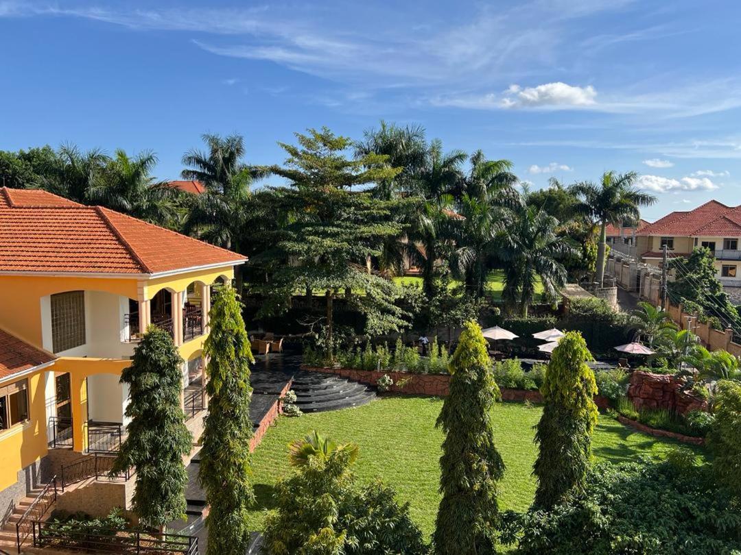 Precious Villas Lubowa Kültér fotó