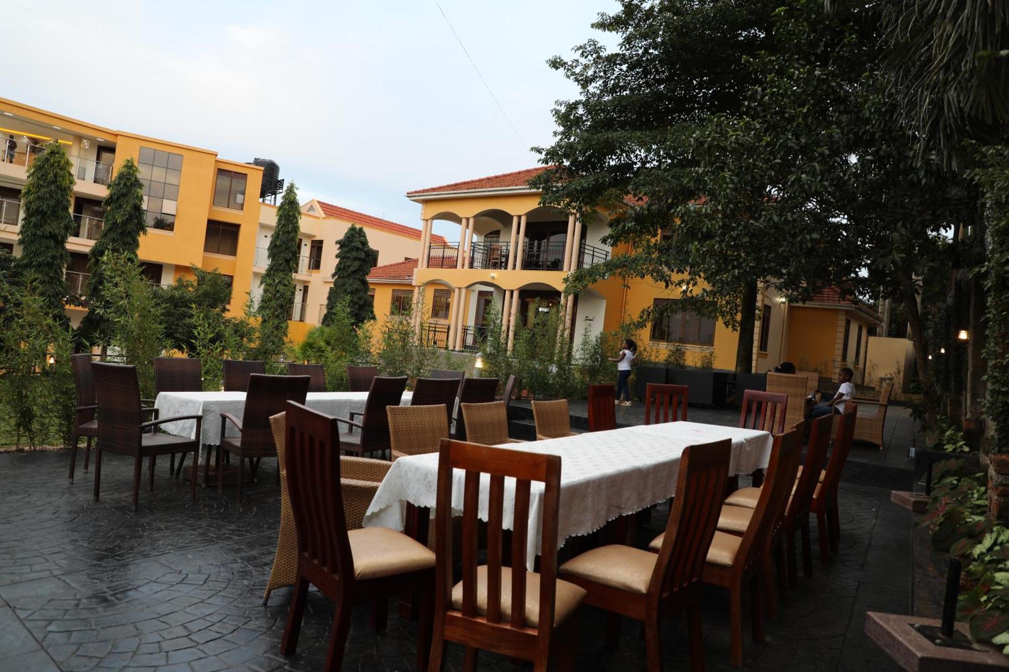 Precious Villas Lubowa Kültér fotó